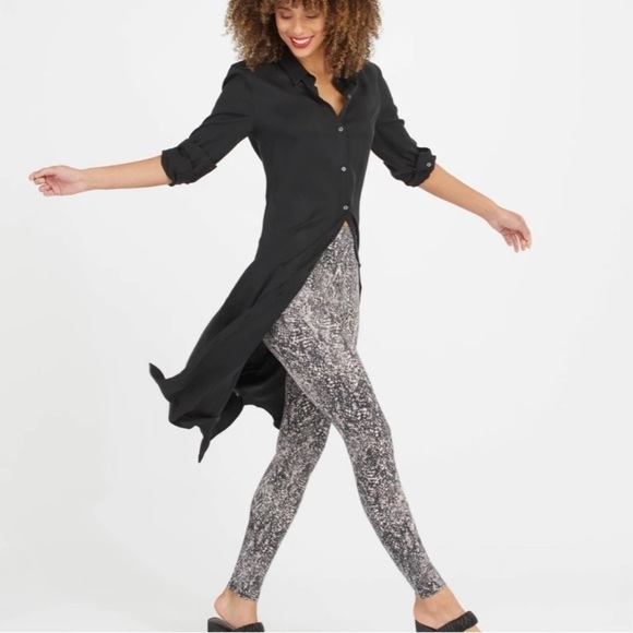 SPANX Pants - Spanx Faux Leather Snake Shine Leggings Women's Size XS New with Tags Athletic